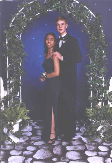 nancyhomecoming99.jpg (115328 bytes)